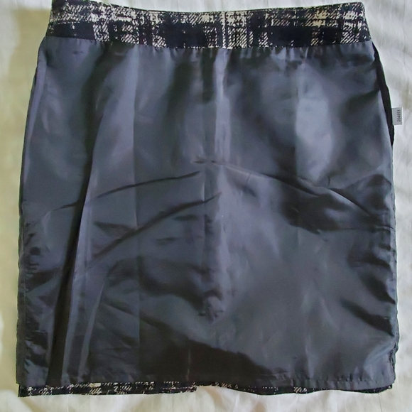Ann Taylor Size 2 Skirt - Picture 5 of 7